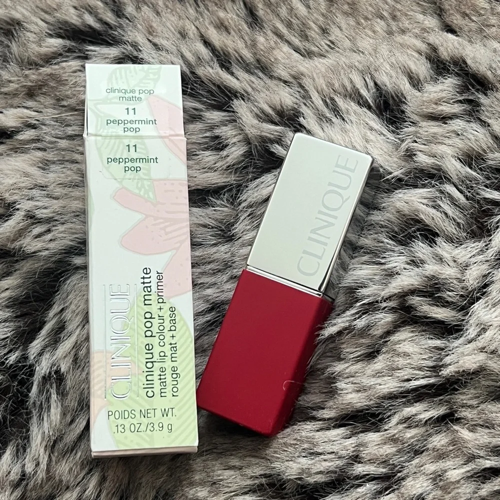 Clinique pop lip colour + primer rouge intense + base 11 peppermint pop
